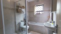 Bathroom 1 - 6 square meters of property in Kraaifontein