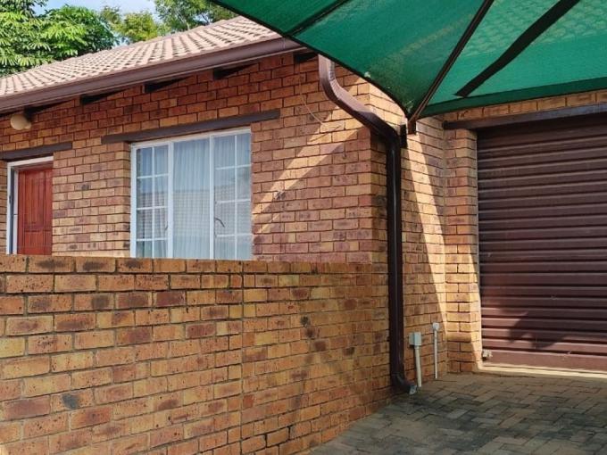 2 Bedroom Simplex for Sale For Sale in Safarituine - MR692806