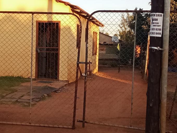 2 Bedroom House for Sale For Sale in Soshanguve - MR692822