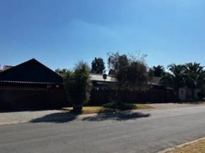 3 Bedroom House for Sale For Sale in Brackendowns - MR692835