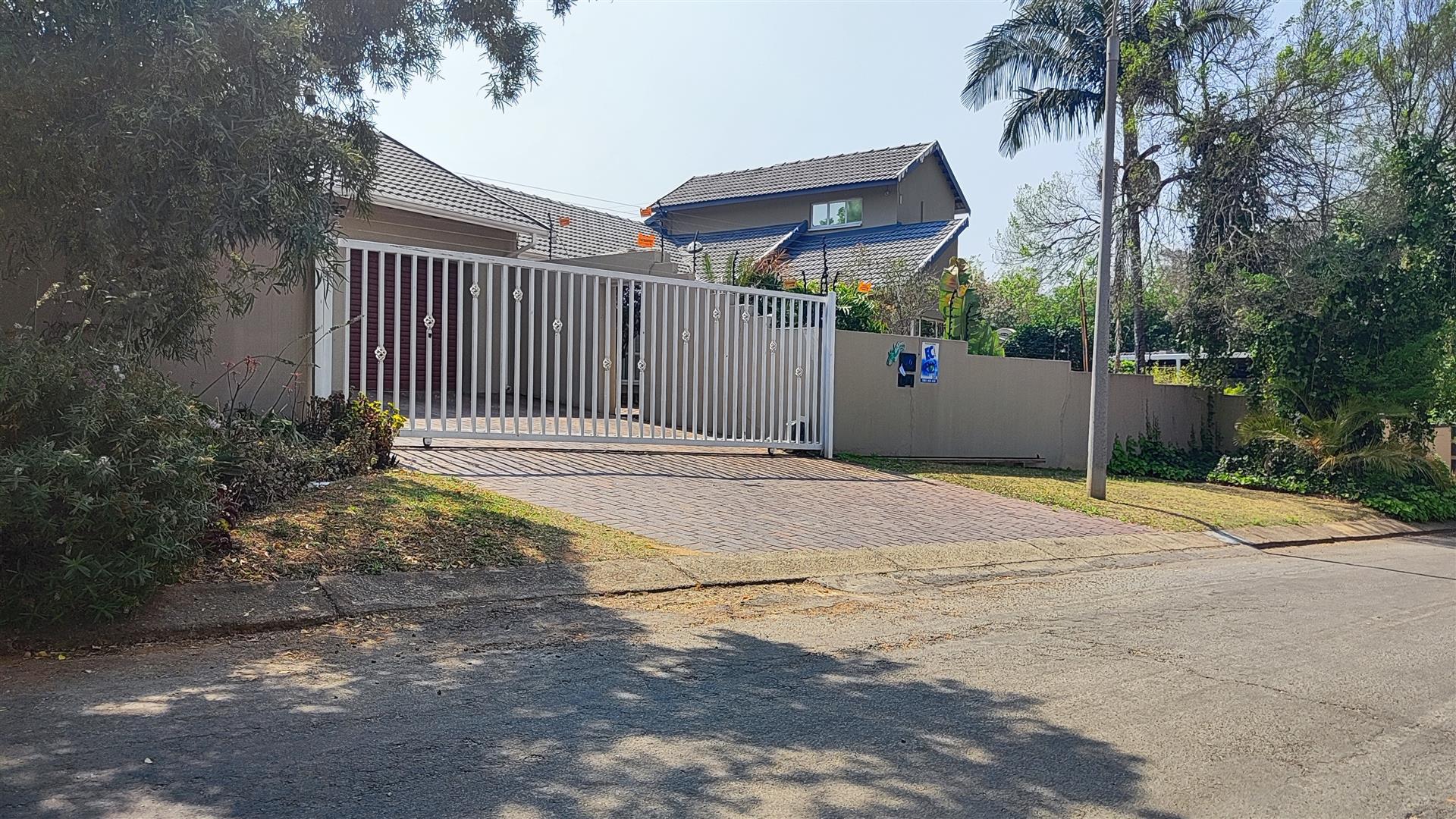 Front View of property in Weltevreden Park