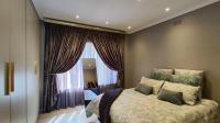 Main Bedroom of property in Weltevreden Park