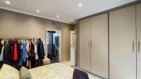 Main Bedroom of property in Weltevreden Park