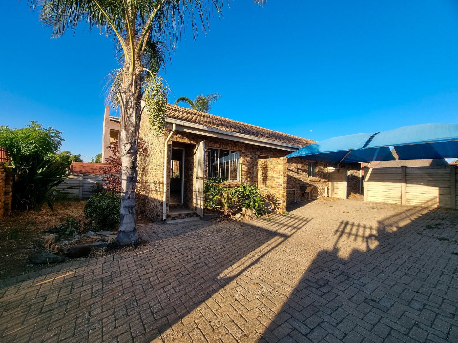  of property in Bendor