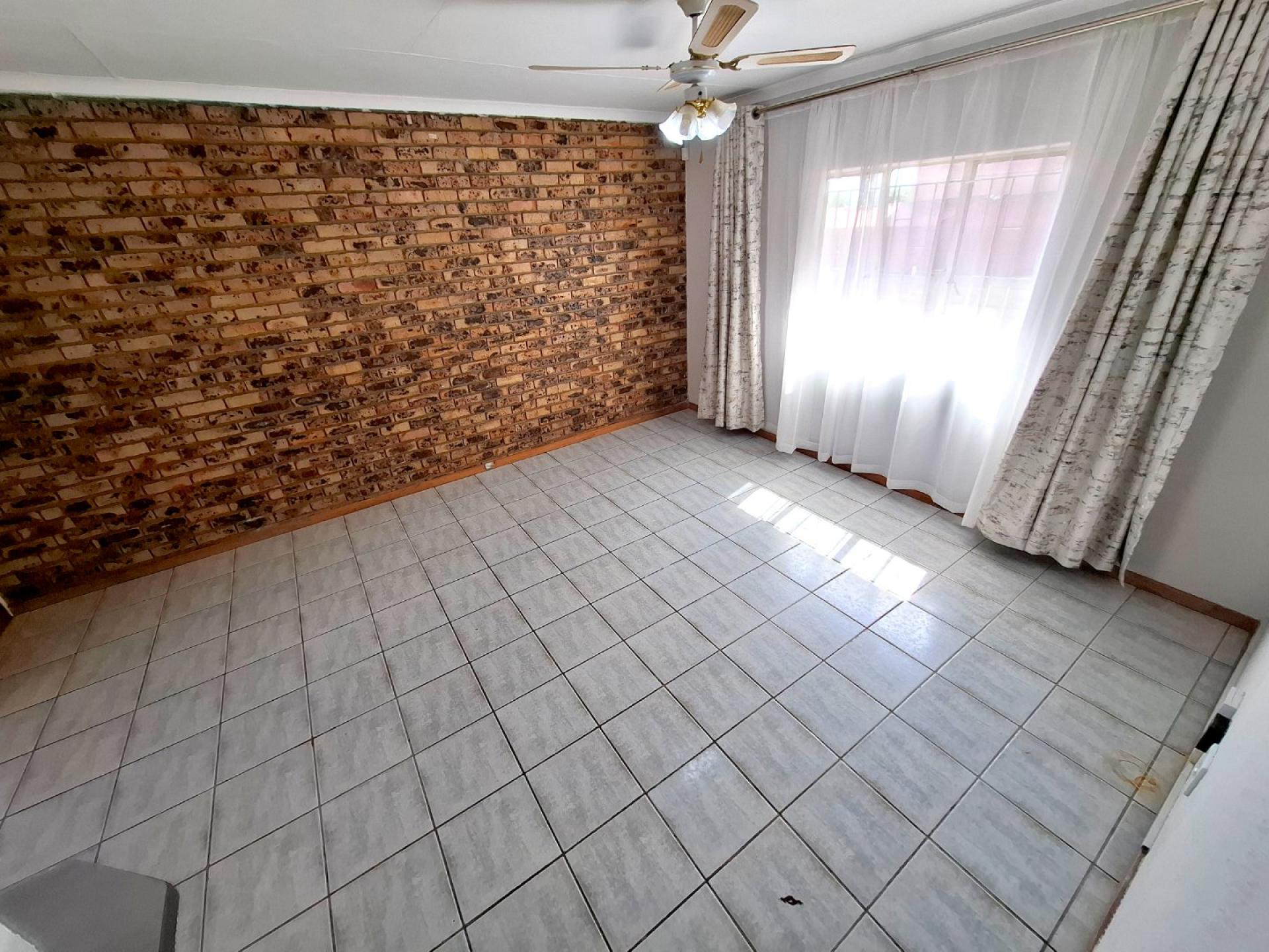  of property in Bendor