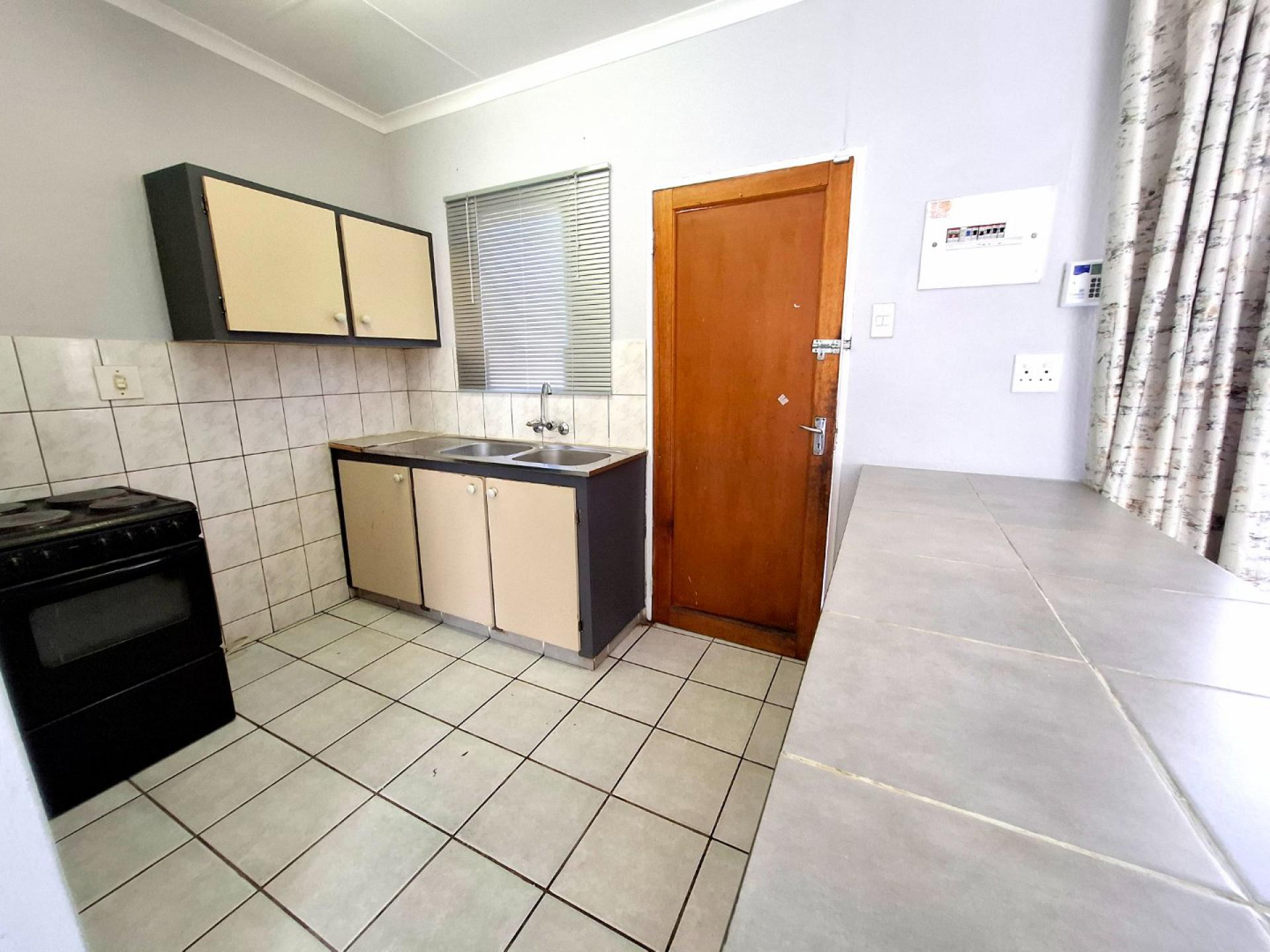  of property in Bendor