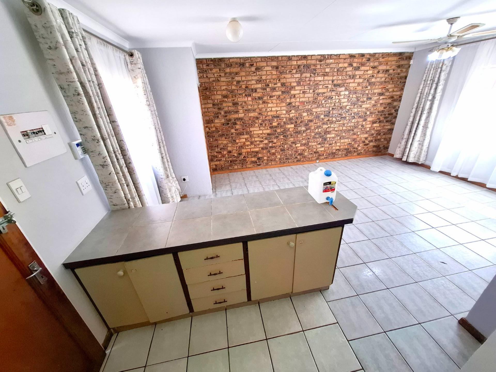  of property in Bendor