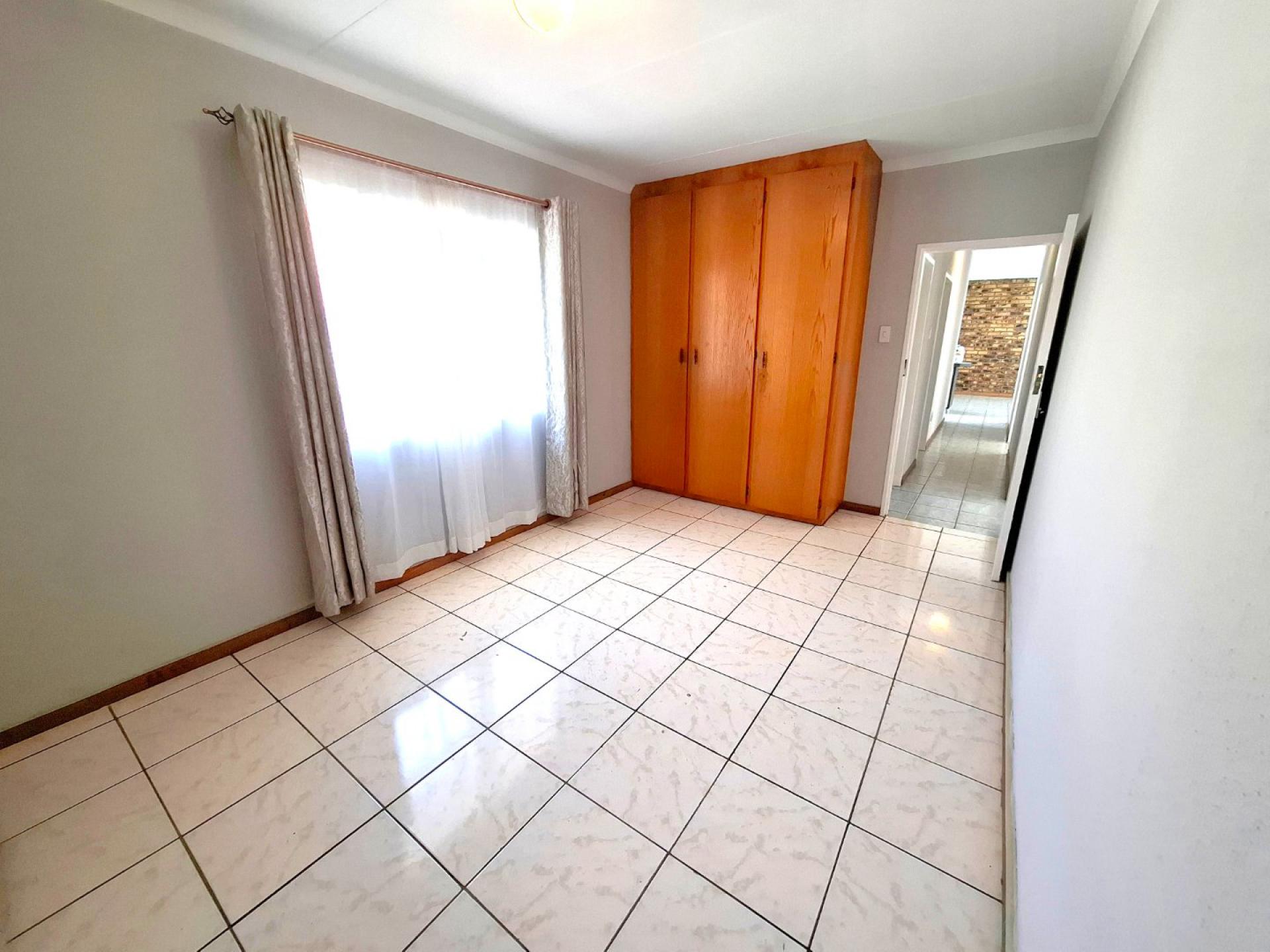  of property in Bendor