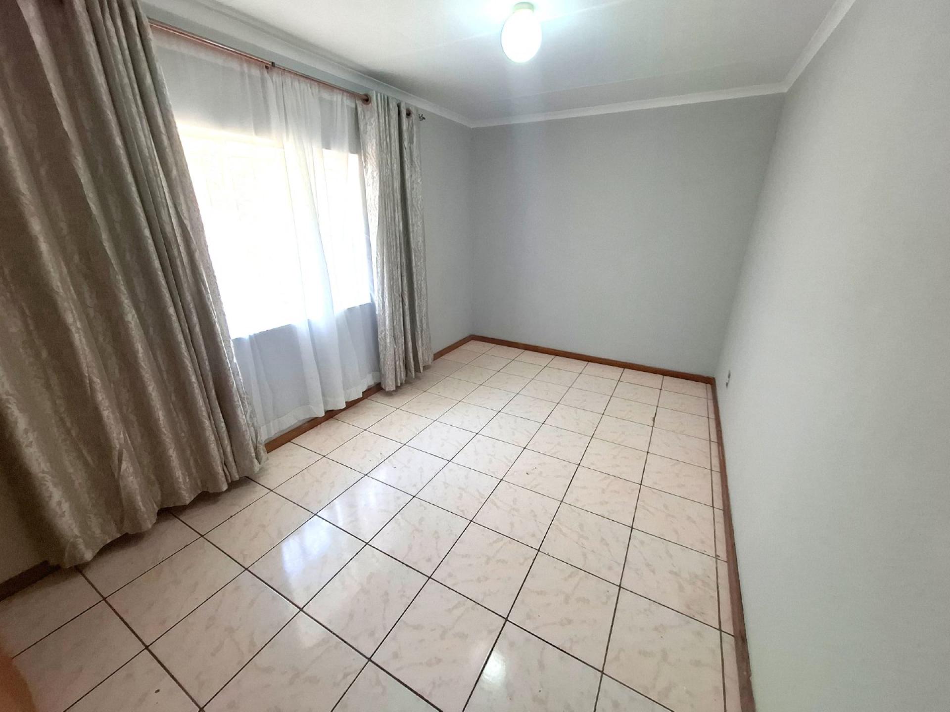  of property in Bendor