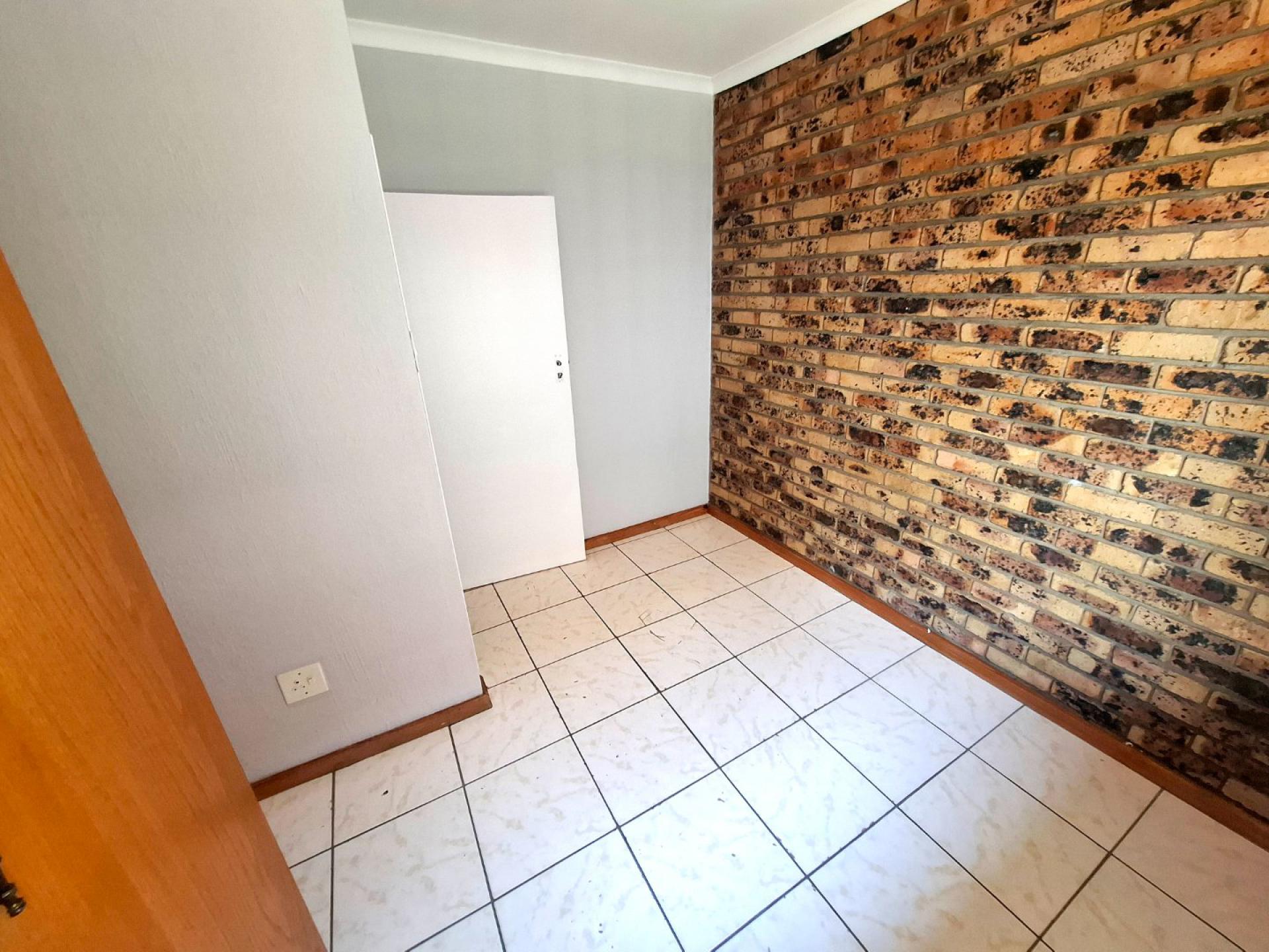  of property in Bendor