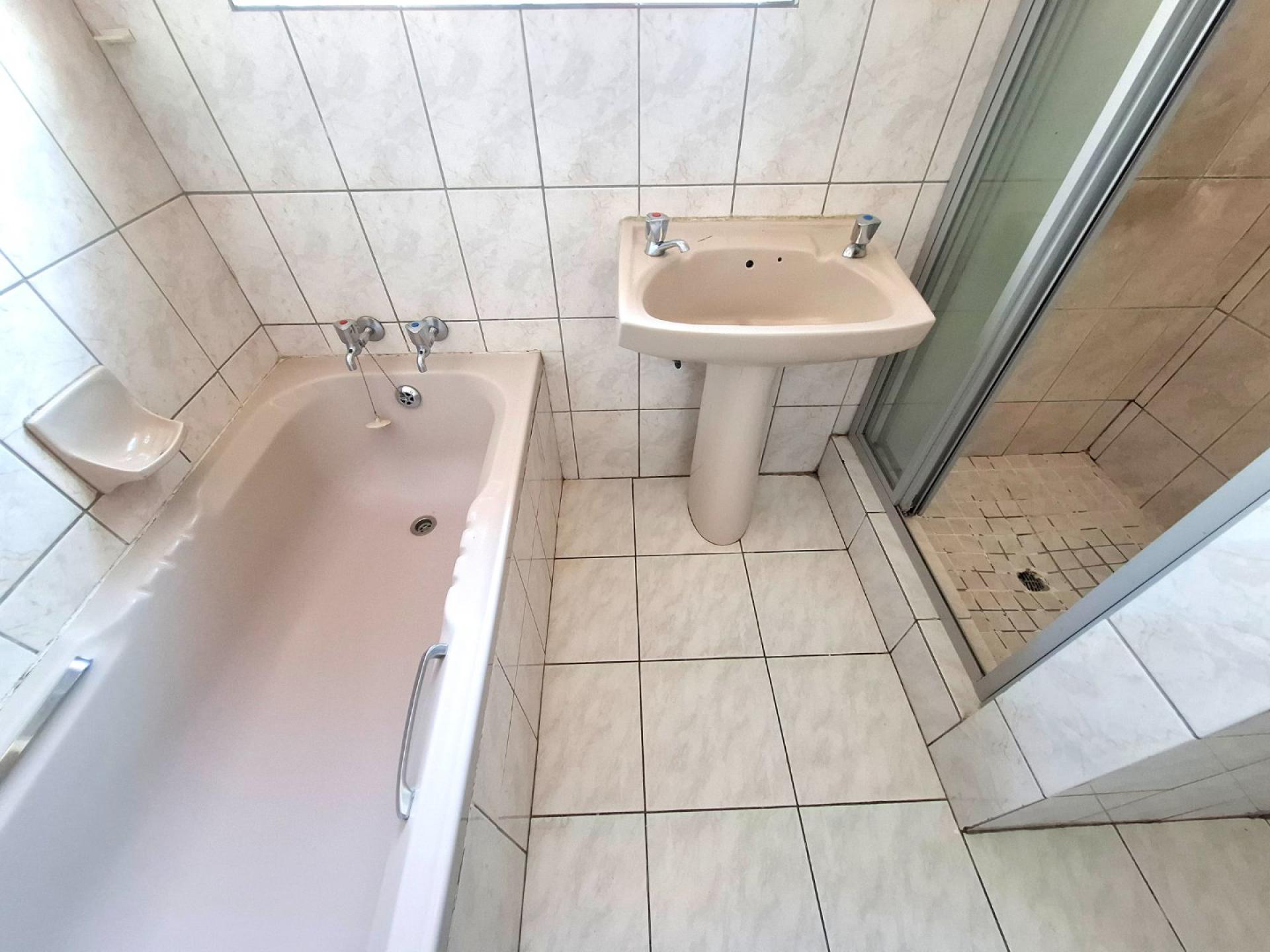  of property in Bendor