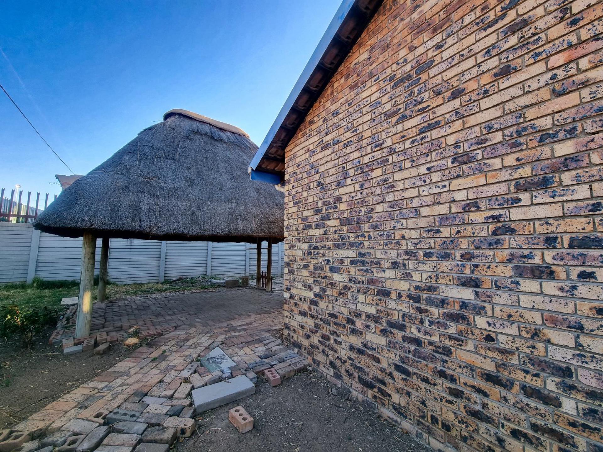  of property in Bendor