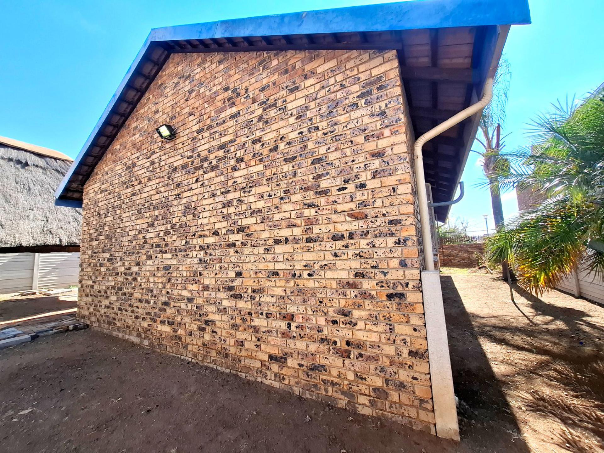  of property in Bendor