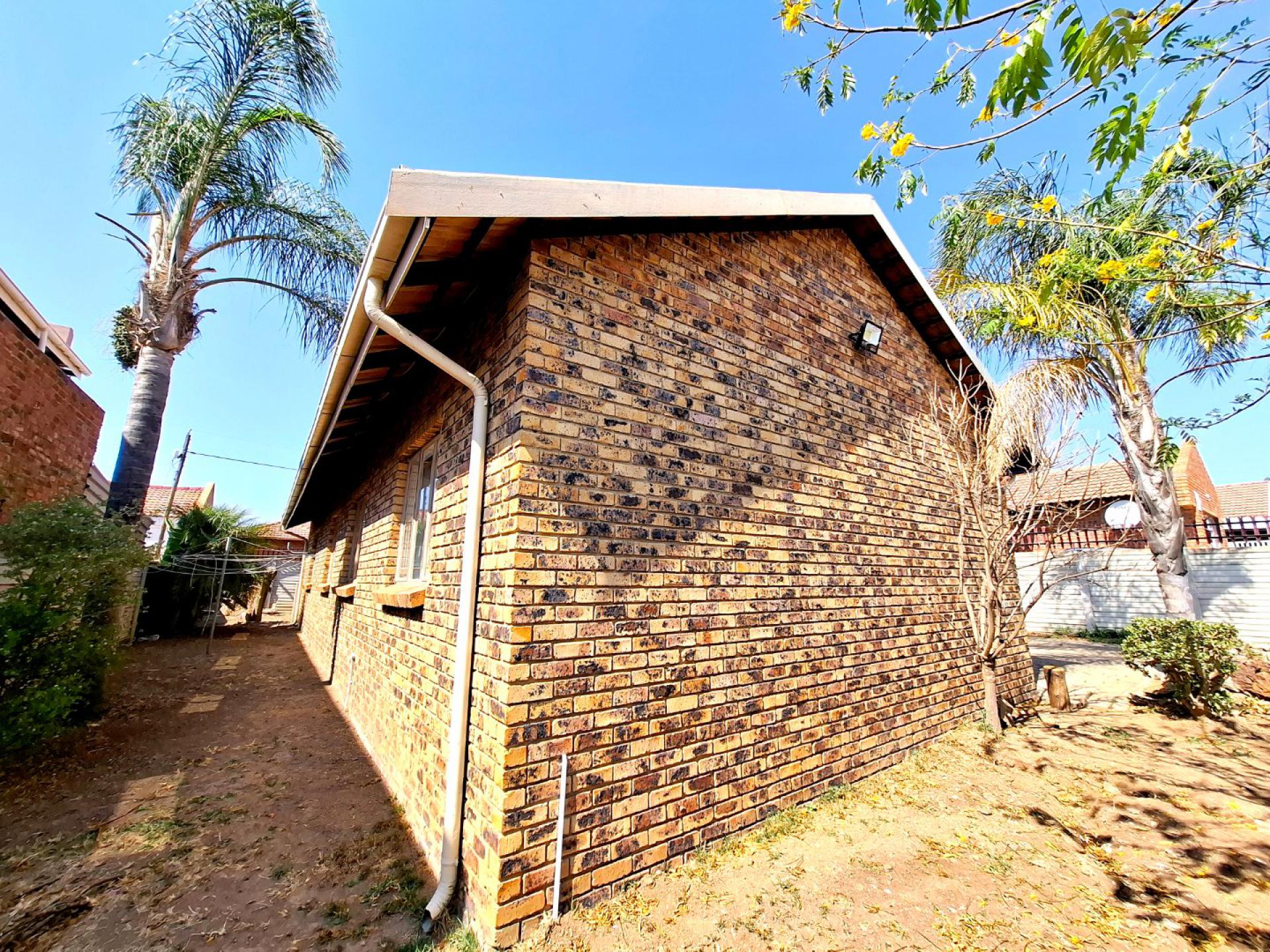  of property in Bendor