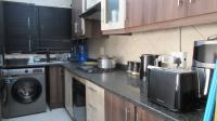 Kitchen - 9 square meters of property in Alberton