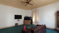 Lounges - 28 square meters of property in Bezuidenhout Valley