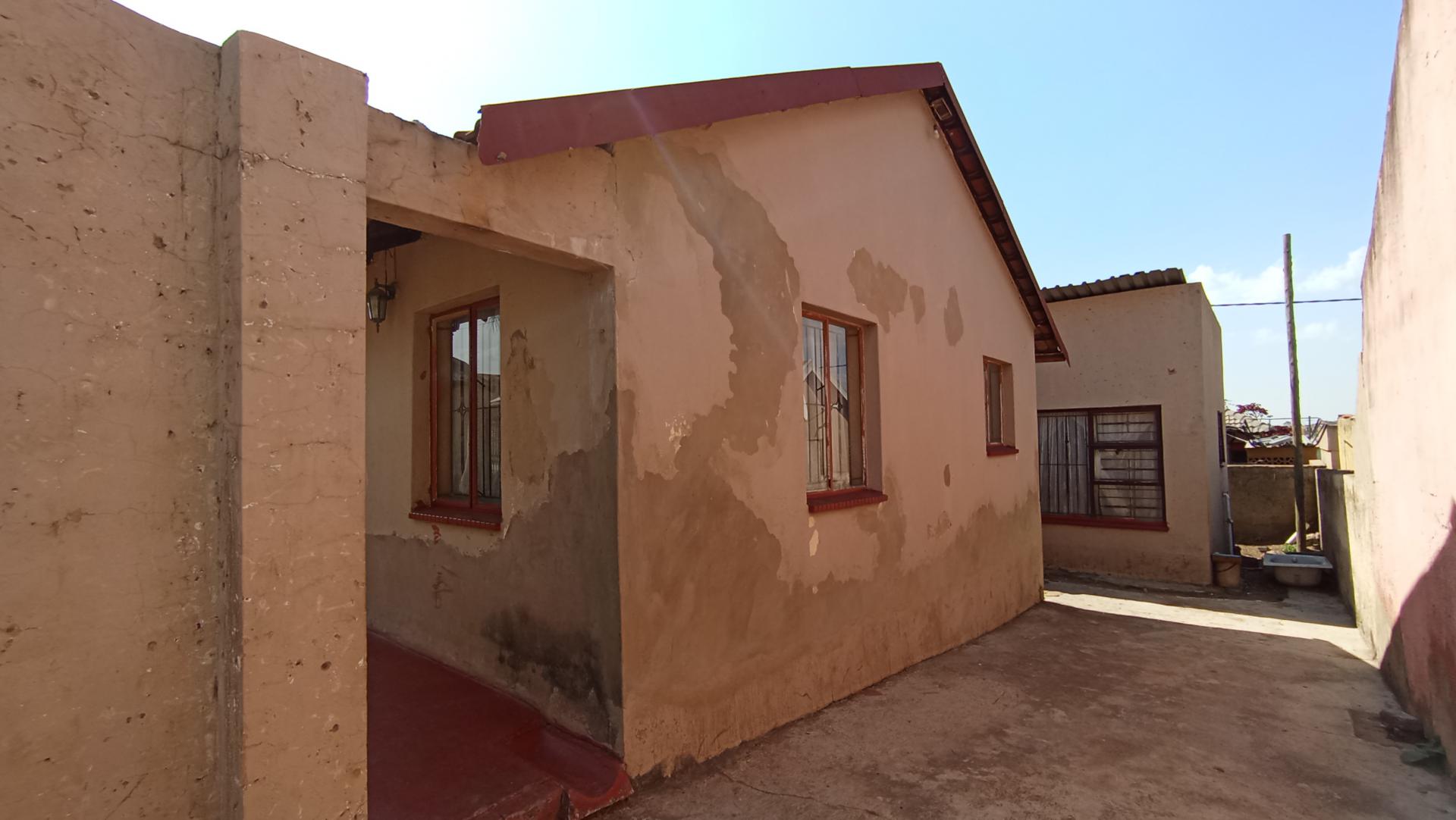 Front View of property in Kaalfontein