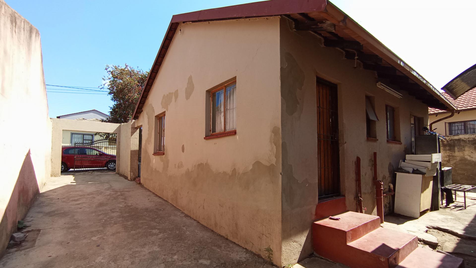 Backyard of property in Kaalfontein