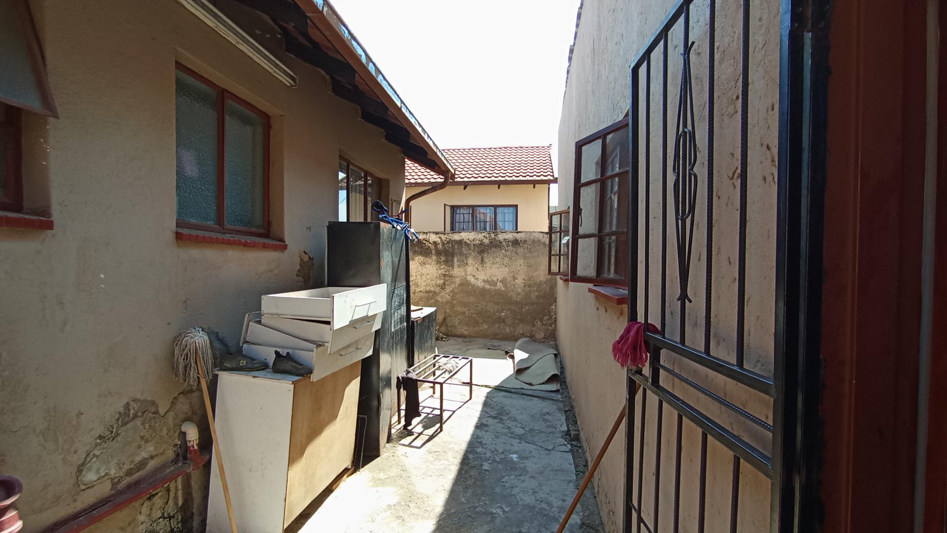 Backyard of property in Kaalfontein