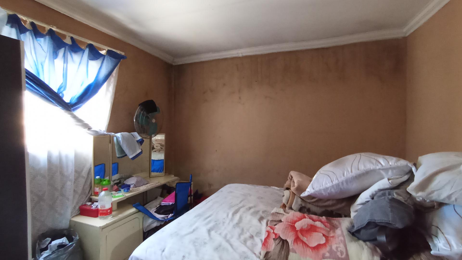 Bed Room 2 - 21 square meters of property in Kaalfontein