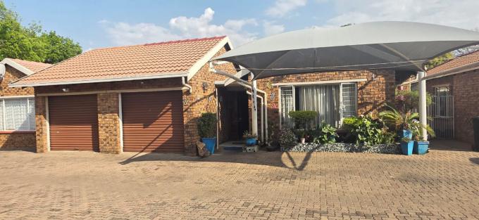 2 Bedroom Simplex for Sale For Sale in Boksburg North - MR692874