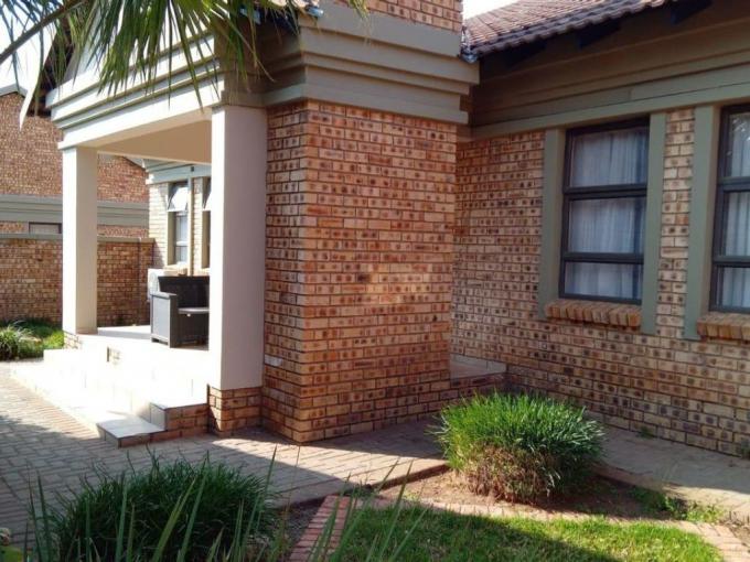 3 Bedroom Simplex for Sale For Sale in Shellyvale - MR692896