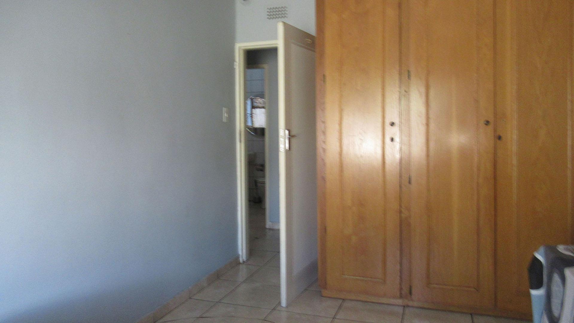 Bed Room 2 - 10 square meters of property in Eldorado Park AH