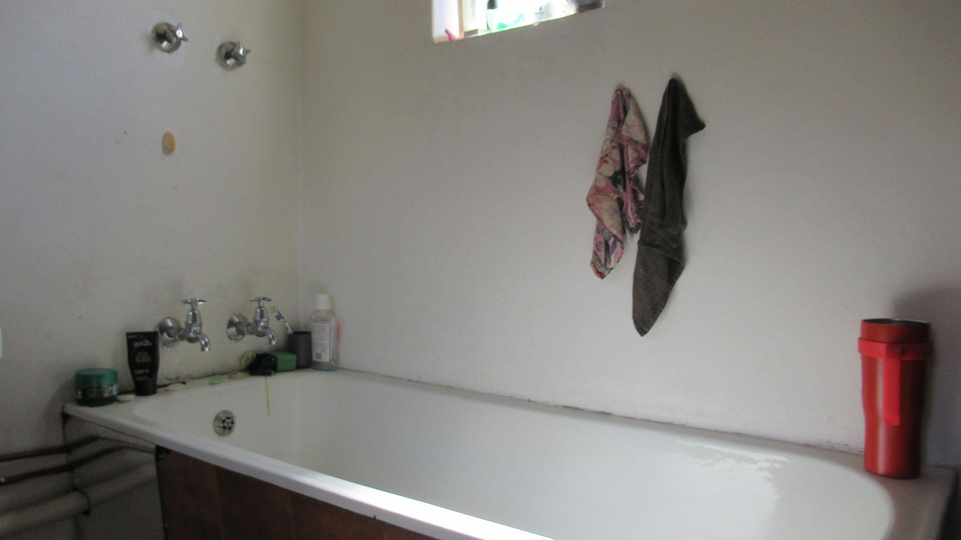 Bathroom 2 - 5 square meters of property in Eldorado Park AH