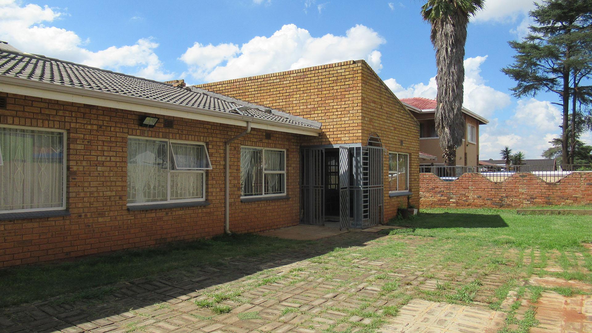 Front View of property in Eldorado Park AH