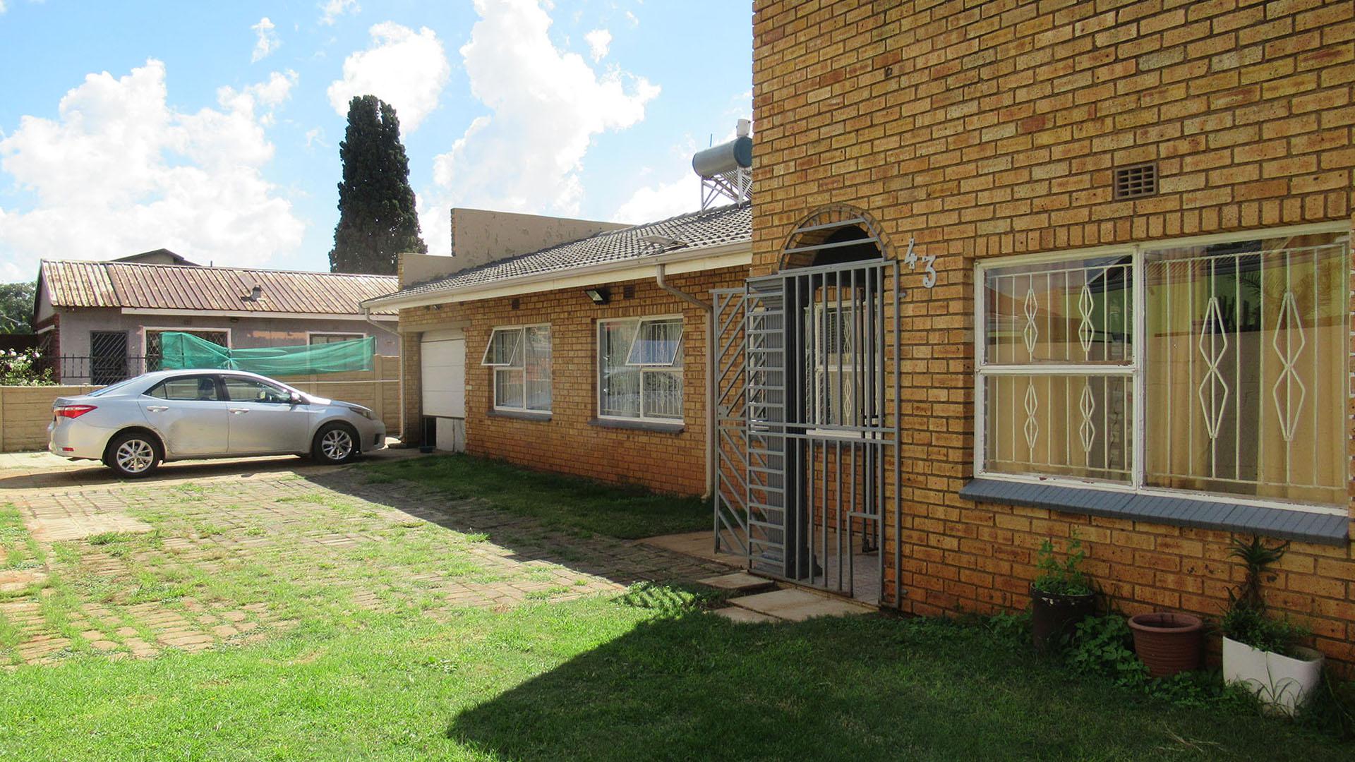 Front View of property in Eldorado Park AH