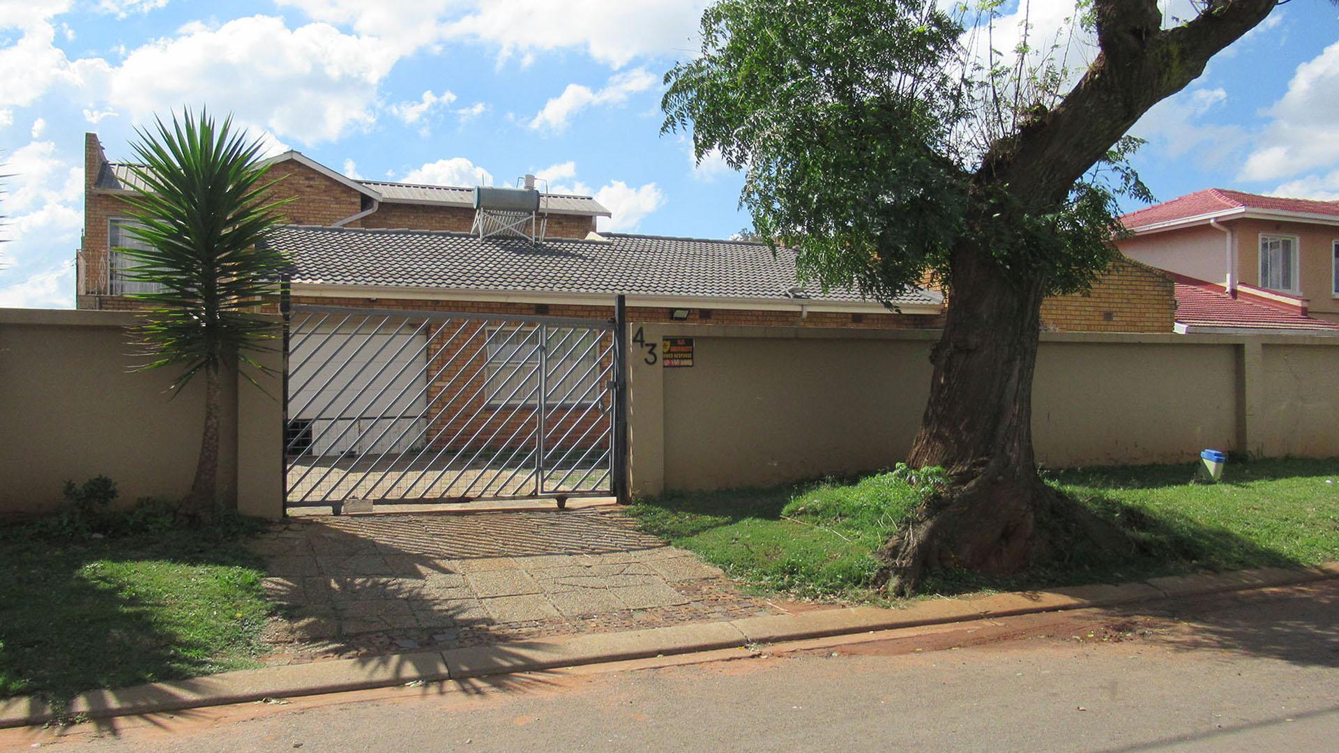 Front View of property in Eldorado Park AH