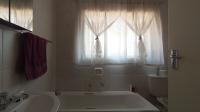 Bathroom 1 - 6 square meters of property in Hennopspark