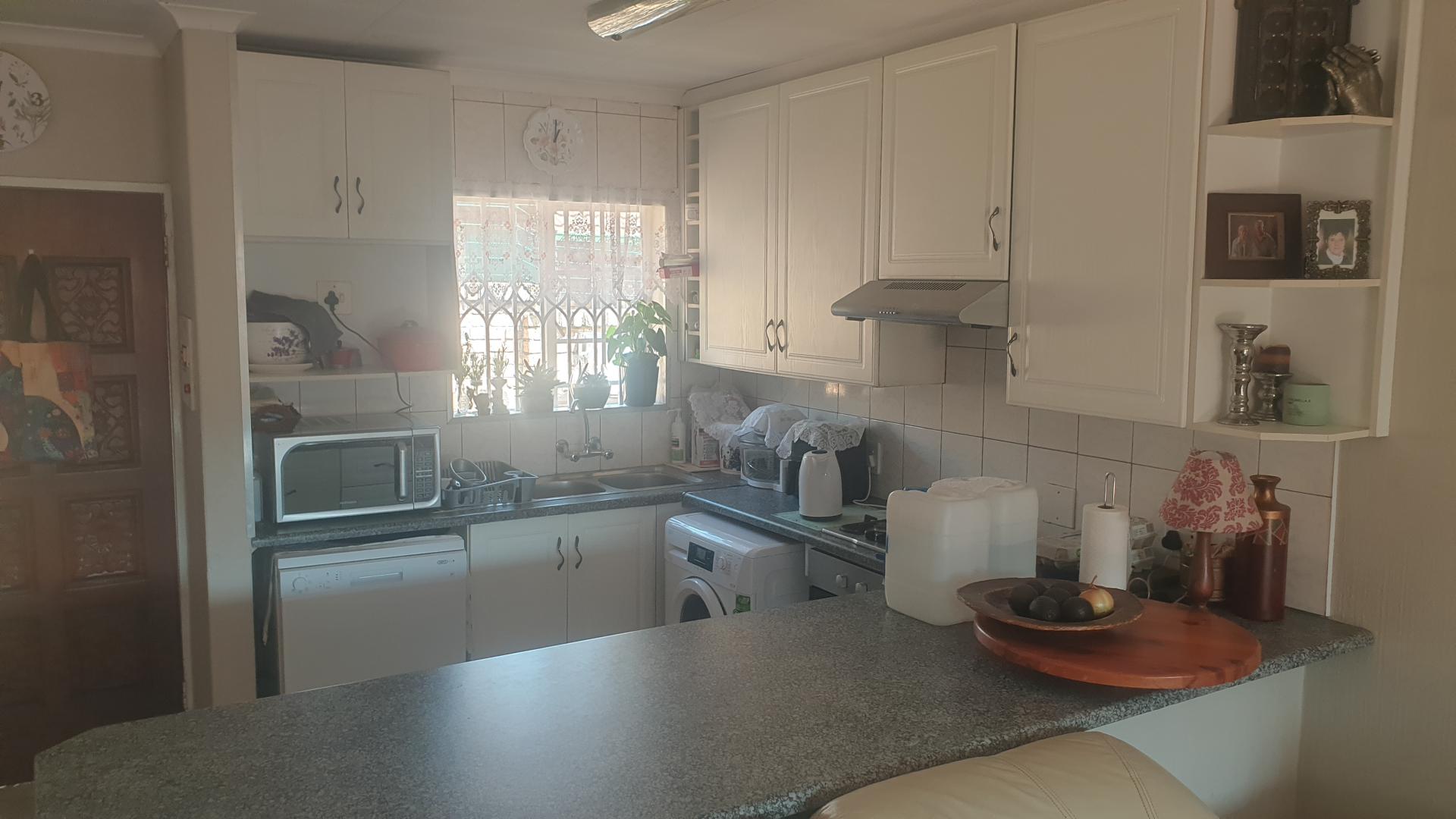  of property in Rooihuiskraal North