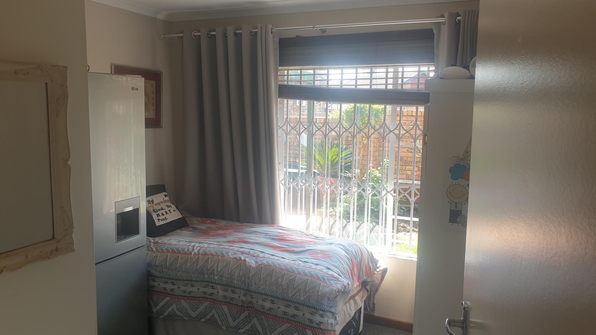  of property in Rooihuiskraal North
