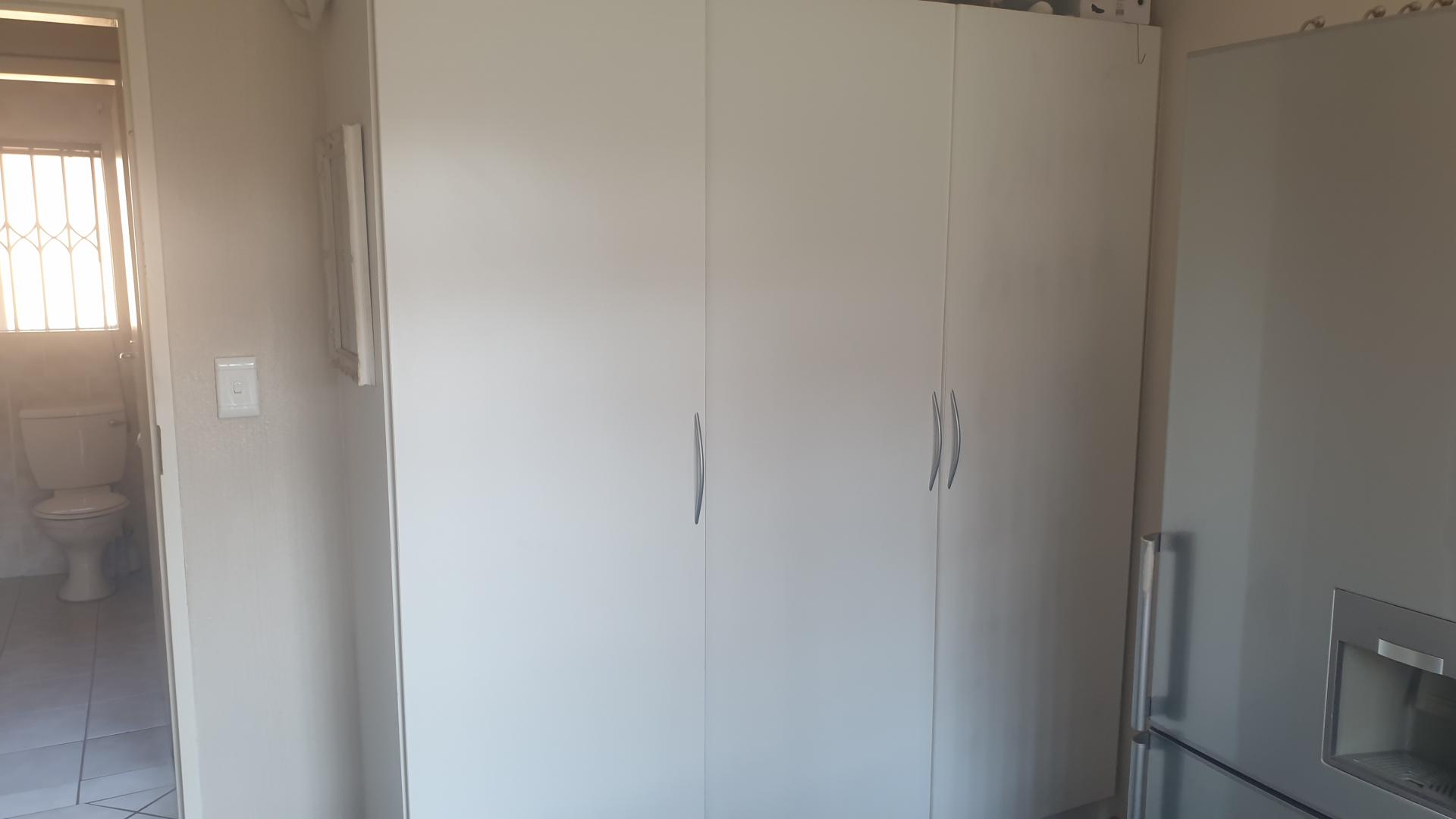  of property in Rooihuiskraal North