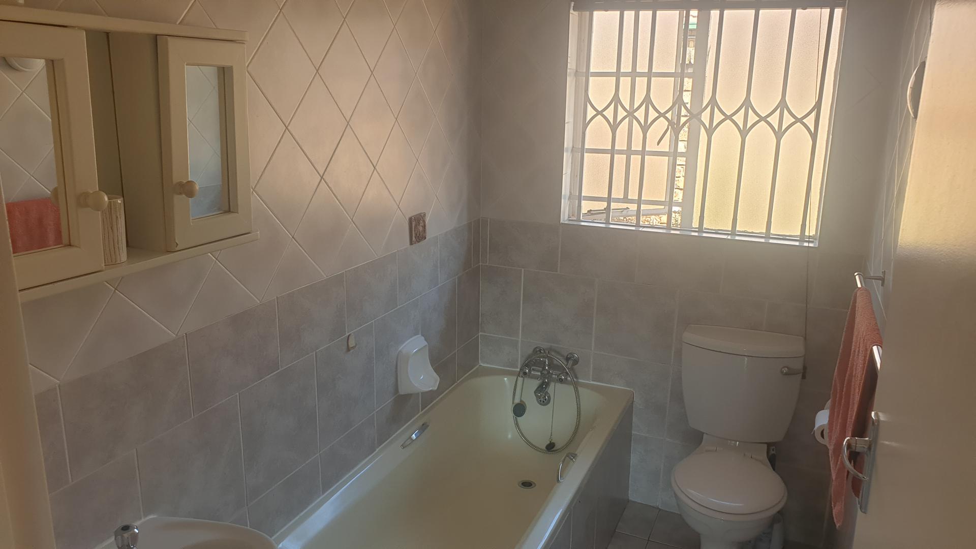  of property in Rooihuiskraal North