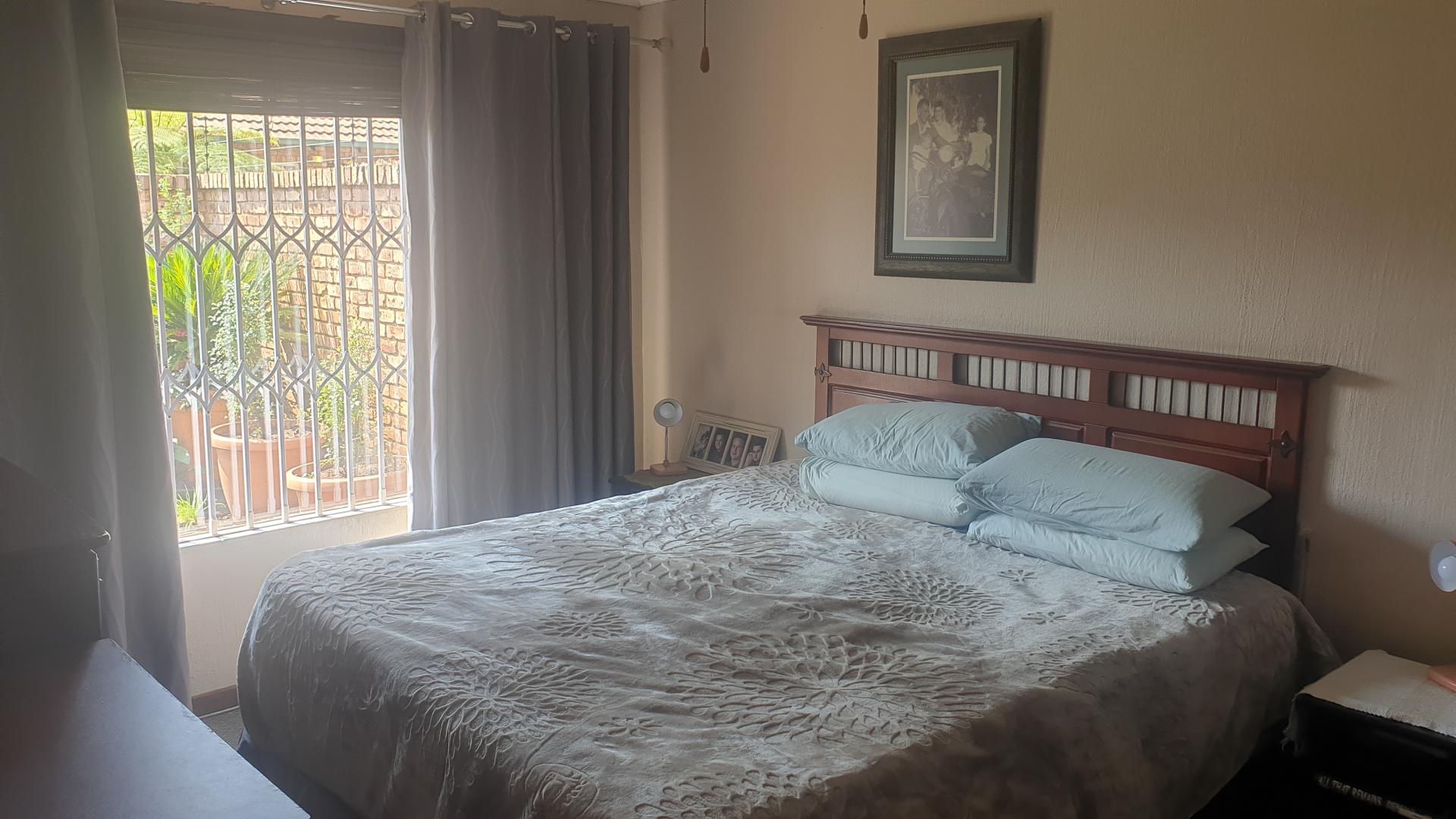  of property in Rooihuiskraal North