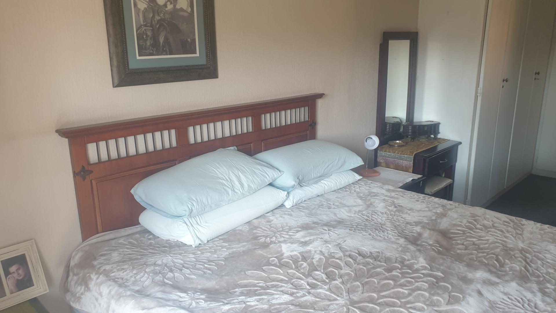  of property in Rooihuiskraal North