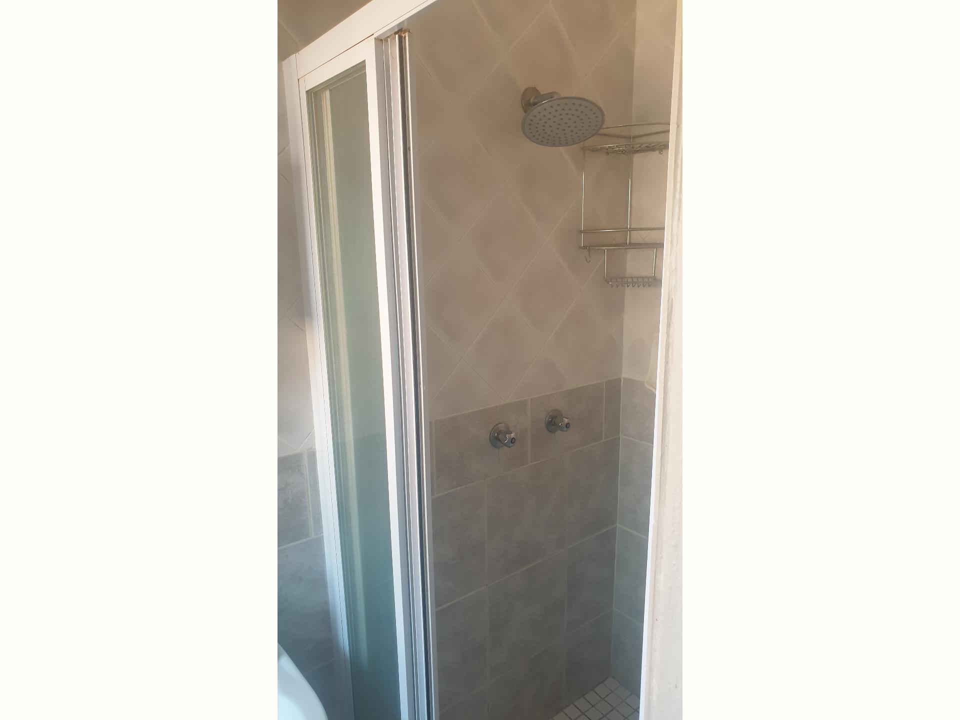  of property in Rooihuiskraal North