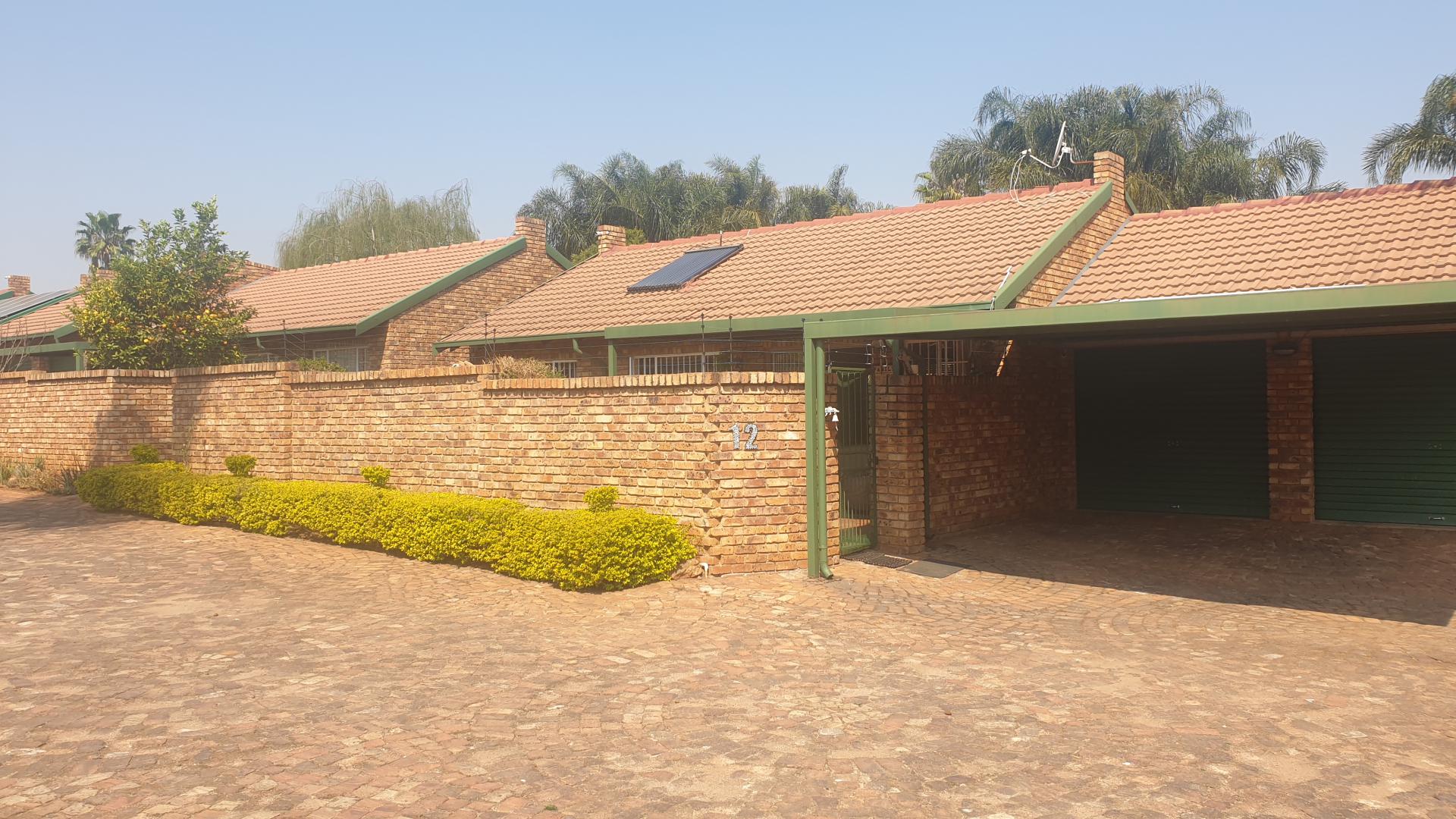  of property in Rooihuiskraal North