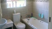 Bathroom 2 of property in Noordheuwel