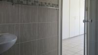 Main Bathroom - 4 square meters of property in Noordheuwel