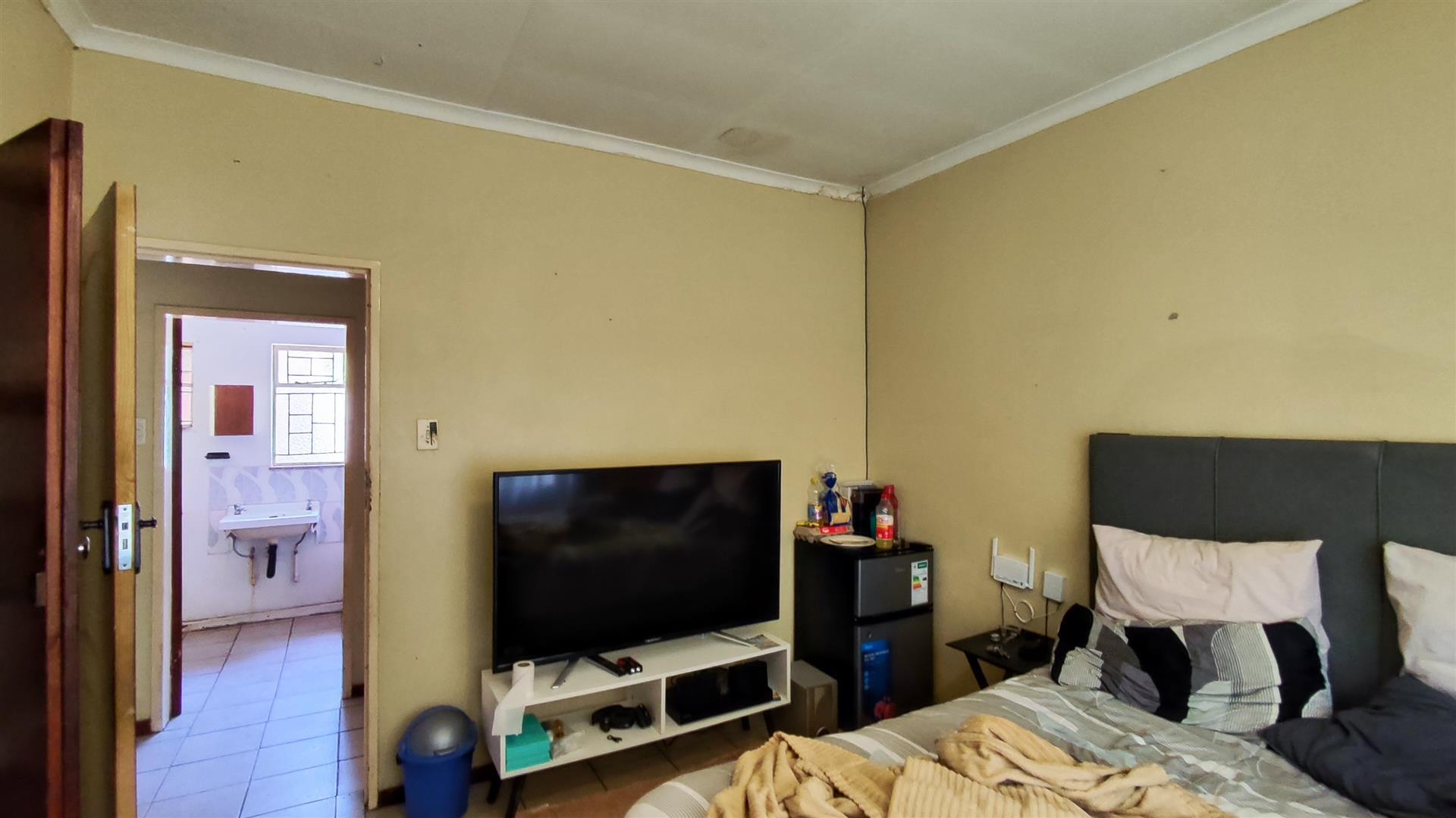 Bed Room 1 - 13 square meters of property in Sasolburg