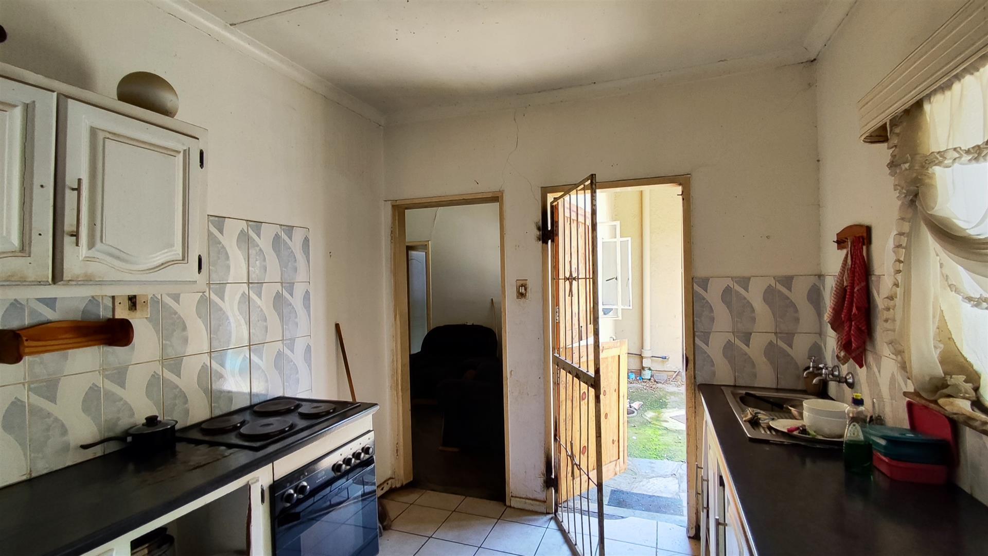 Kitchen - 11 square meters of property in Sasolburg