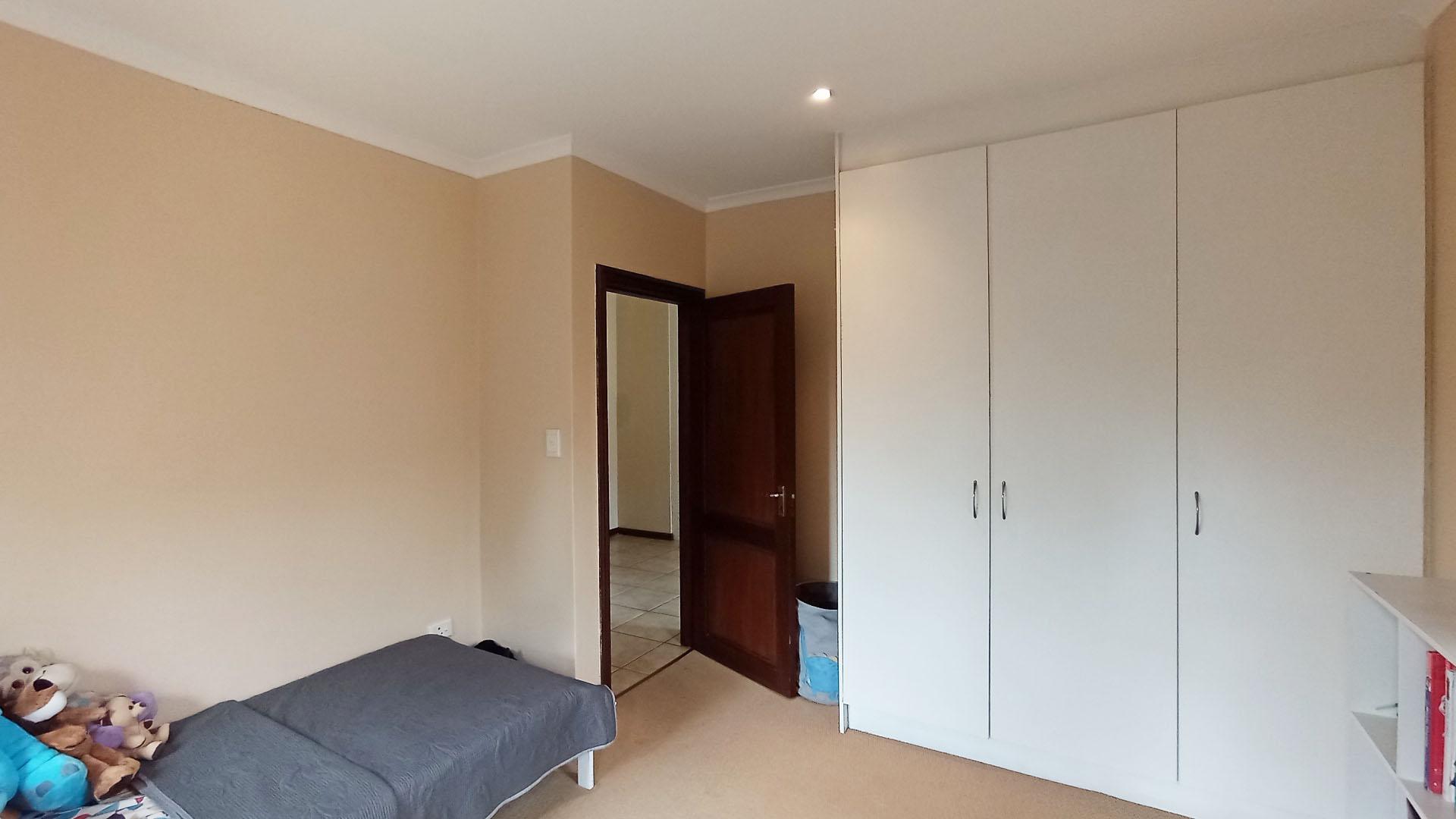 Bed Room 1 - 14 square meters of property in Plantations