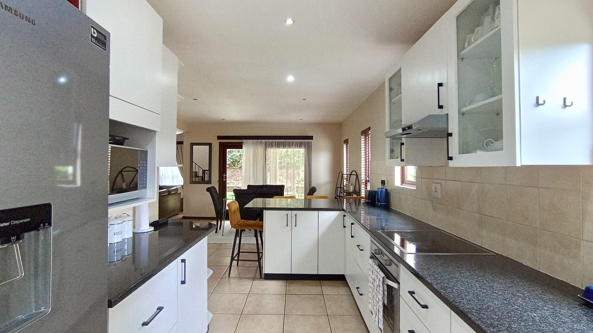 Kitchen - 12 square meters of property in Plantations