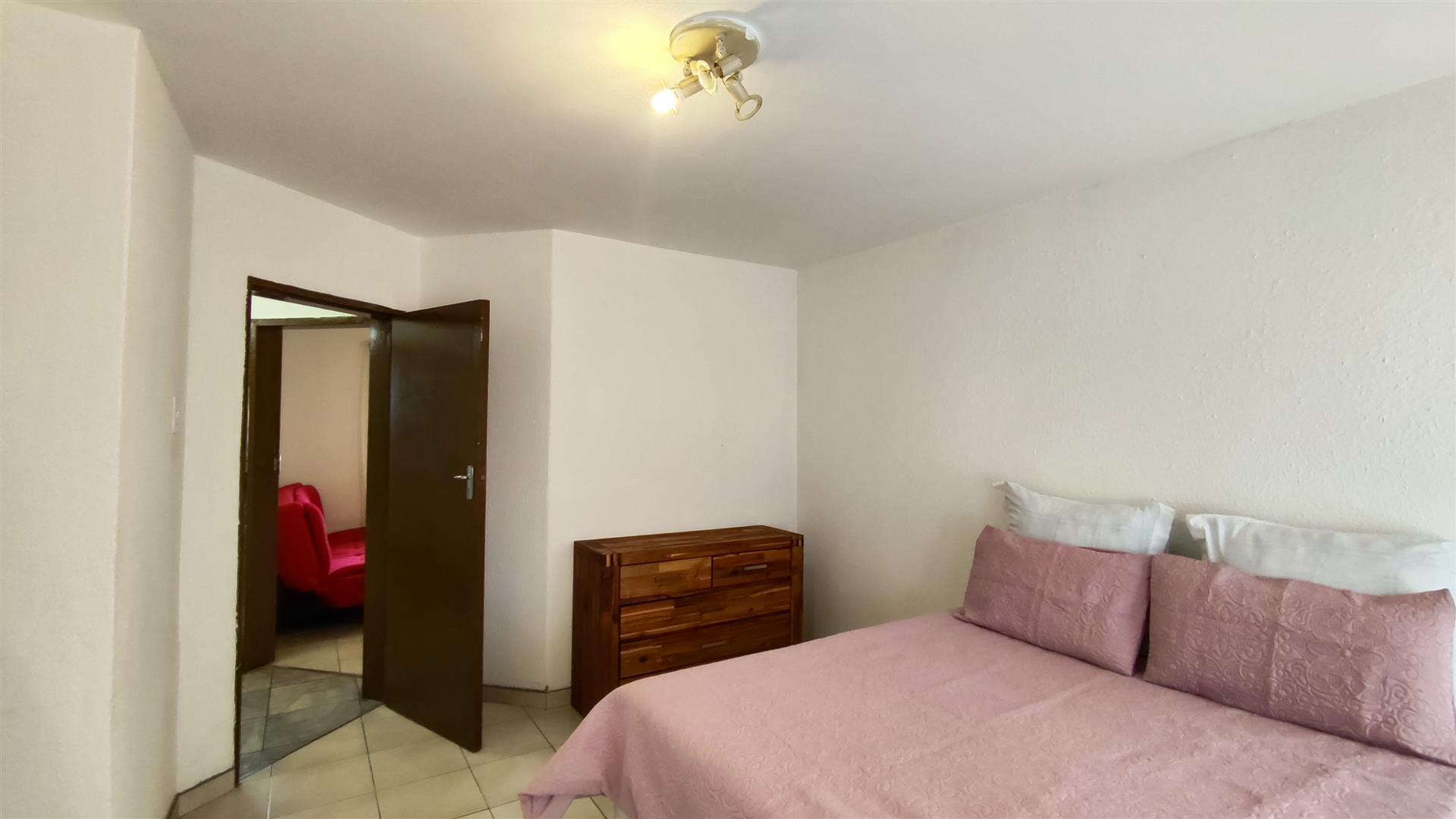 Bed Room 2 - 17 square meters of property in Florentia