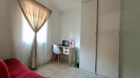 Bed Room 1 of property in Florentia