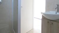 Main Bathroom - 4 square meters of property in Barbeque Downs