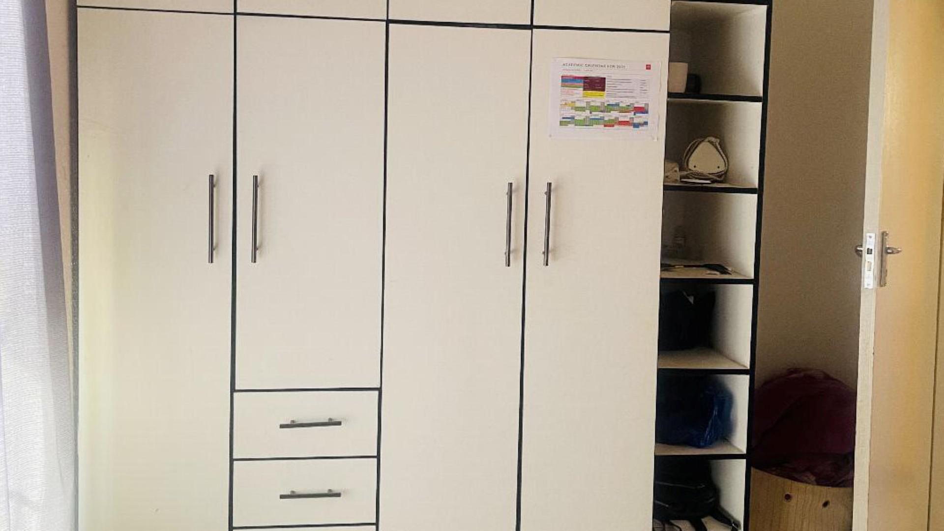 Bed Room 2 of property in Protea Glen